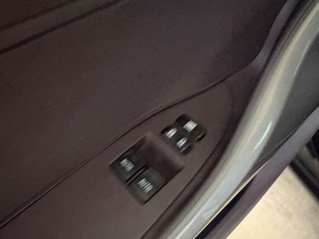 TOYOTA iQ usata, con Isofix