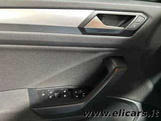 VOLKSWAGEN T-Roc usata, con USB