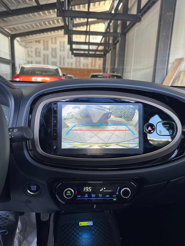 TOYOTA Aygo X usata, con Sistema di navigazione