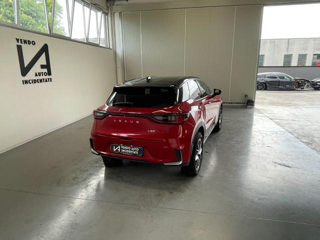 LEXUS LBX usata, con Autoradio