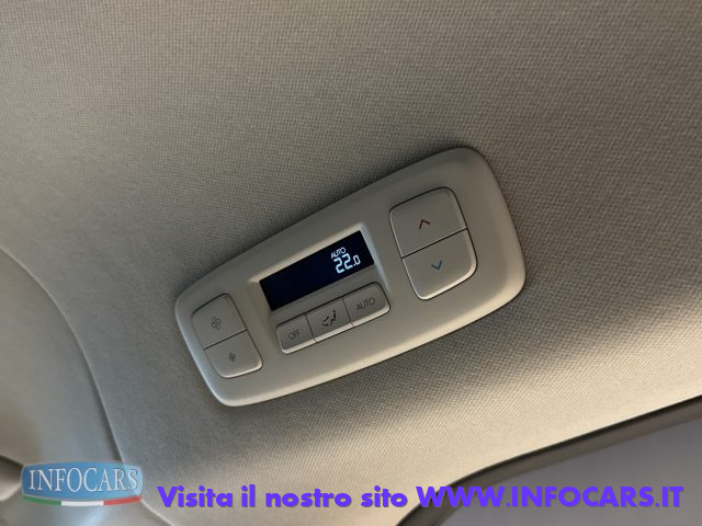 HYUNDAI Staria usata, con Luci diurne LED