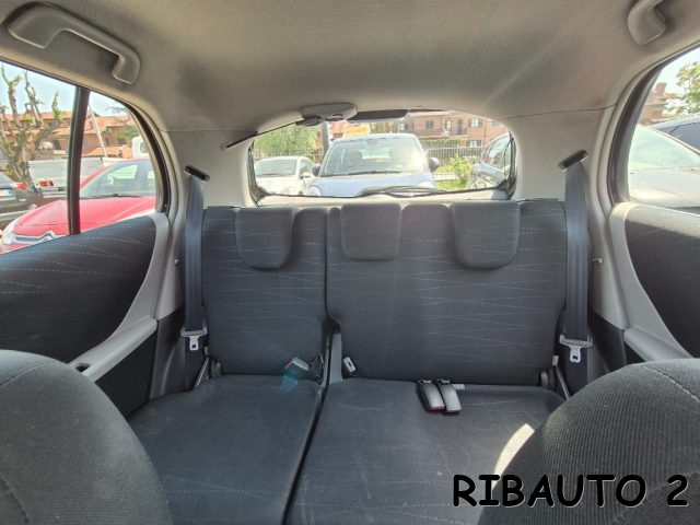 TOYOTA Yaris usata, con Isofix