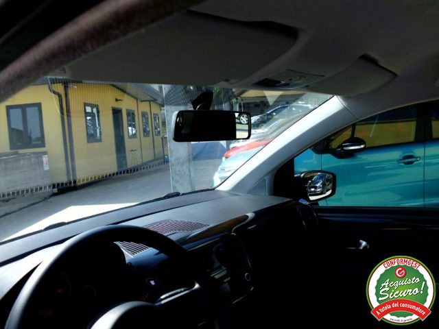 VOLKSWAGEN up! usata, con Hill holder