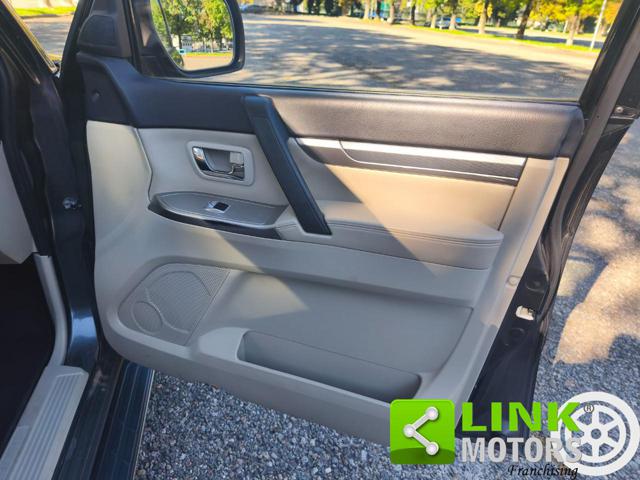 MITSUBISHI Pajero usata, con Telecamera per parcheggio assistito