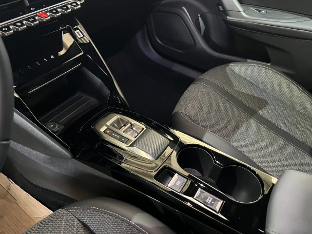 PEUGEOT 2008 usata, con Climatizzatore