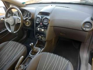OPEL Corsa usata, con Pneumatici quattro stagioni
