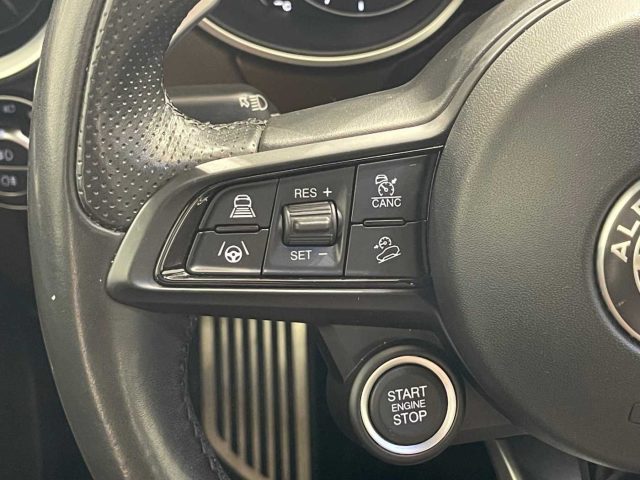ALFA ROMEO Stelvio usata, con Autoradio digitale