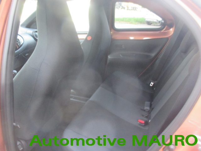 TOYOTA Aygo X usata, con Autoradio digitale