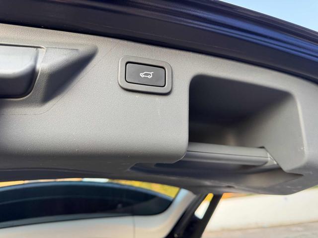 LAND ROVER Discovery Sport usata, con Regolazione elettrica sedili