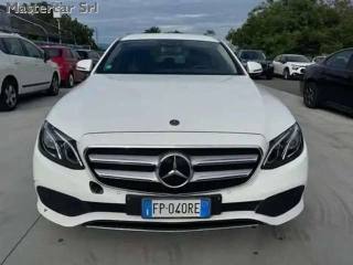 MERCEDES-BENZ E 220 usata, con Chiusura centralizzata