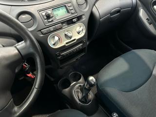 TOYOTA Yaris usata, con Fendinebbia