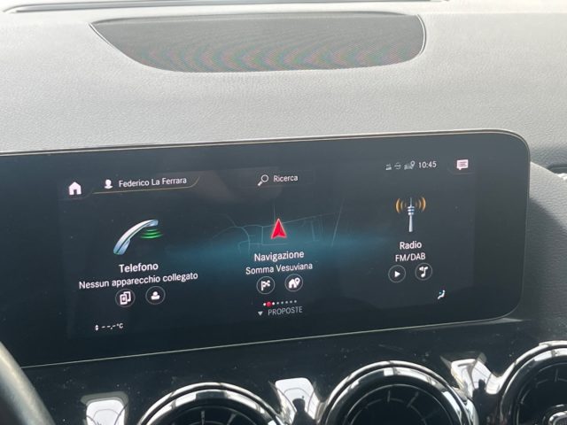 MERCEDES-BENZ GLA 180 usata, con Sistema di navigazione