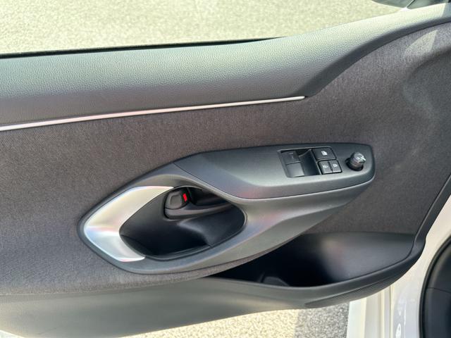 TOYOTA Yaris usata, con Autoradio