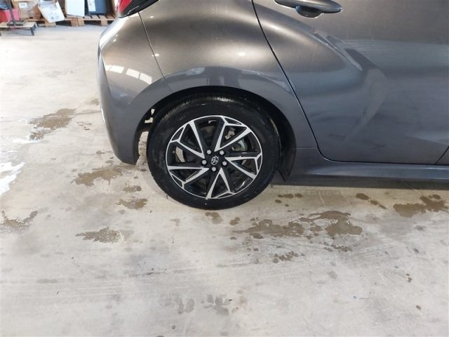TOYOTA Yaris usata, con Specchietti laterali elettrici