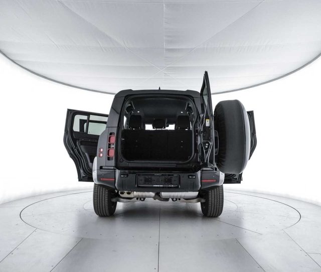 LAND ROVER Defender usata 11