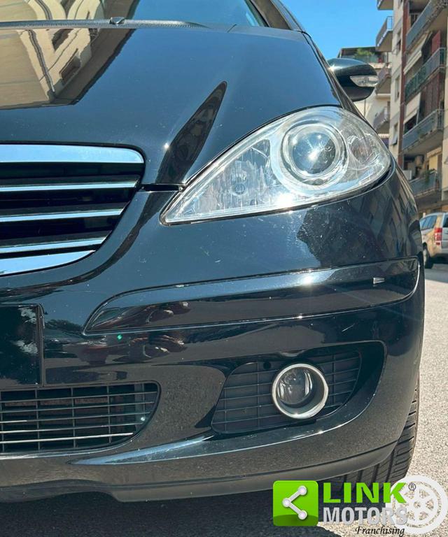 MERCEDES-BENZ A 180 usata, con USB