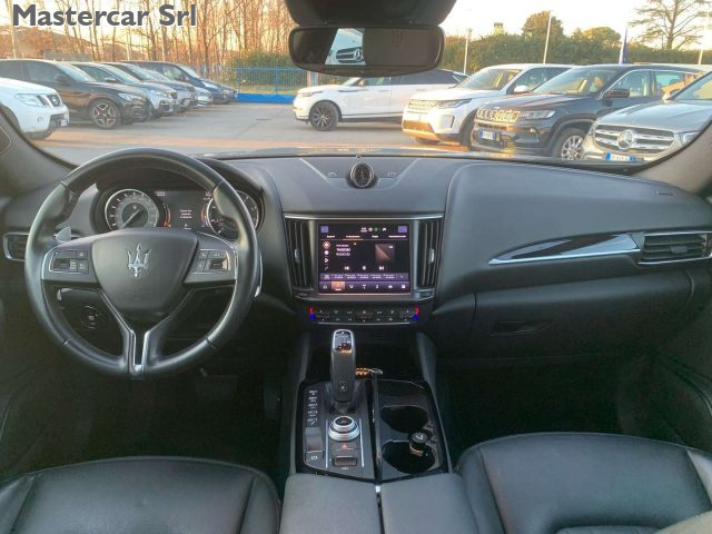 MASERATI Levante usata, con Sedile posteriore sdoppiato