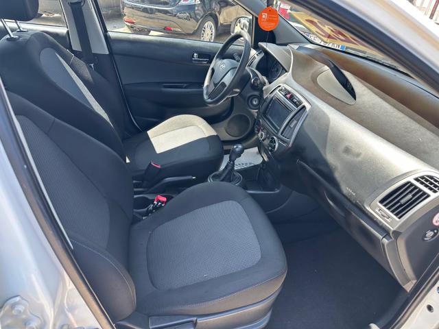 HYUNDAI i20 usata, con Vetri oscurati