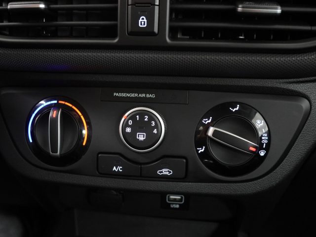 HYUNDAI i10 usata, con Controllo elettronico della corsia