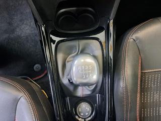 PEUGEOT 2008 usata, con Airbag testa