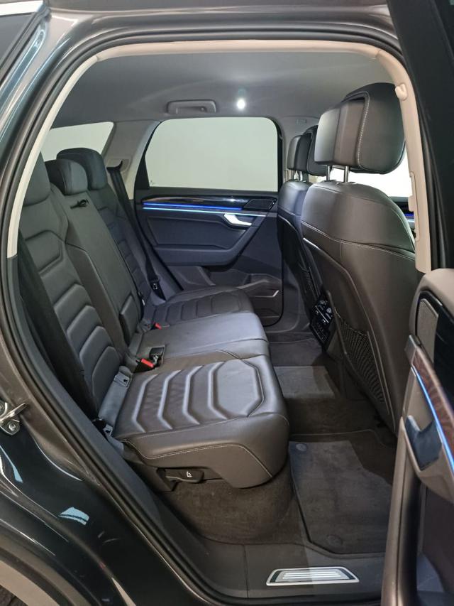VOLKSWAGEN Touareg usata 39