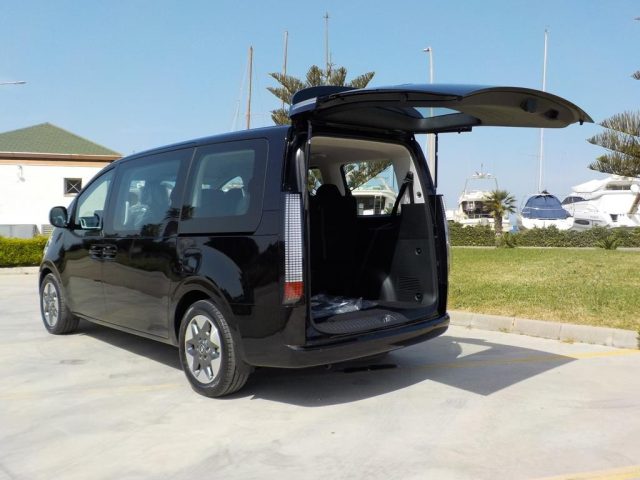 HYUNDAI Staria usata, con Servosterzo