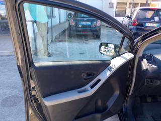 TOYOTA Yaris usata, con Alzacristalli elettrici