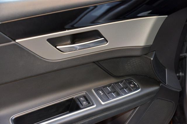 JAGUAR XF usata, con Sedili riscaldati