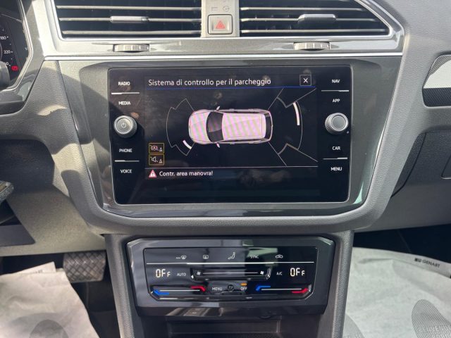 VOLKSWAGEN Tiguan usata, con Leve al volante