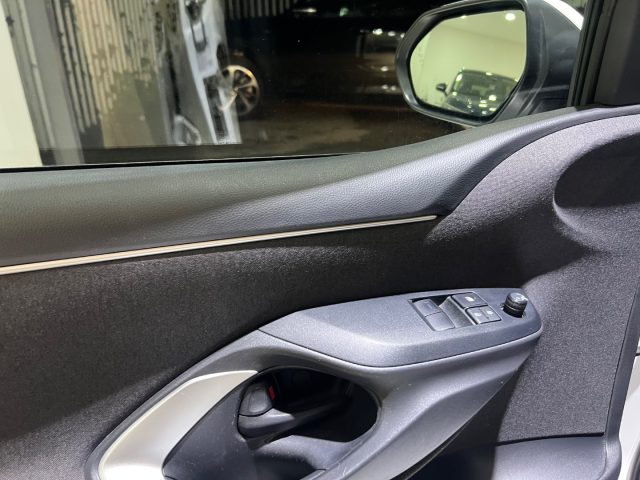 TOYOTA Yaris usata, con Lettore CD