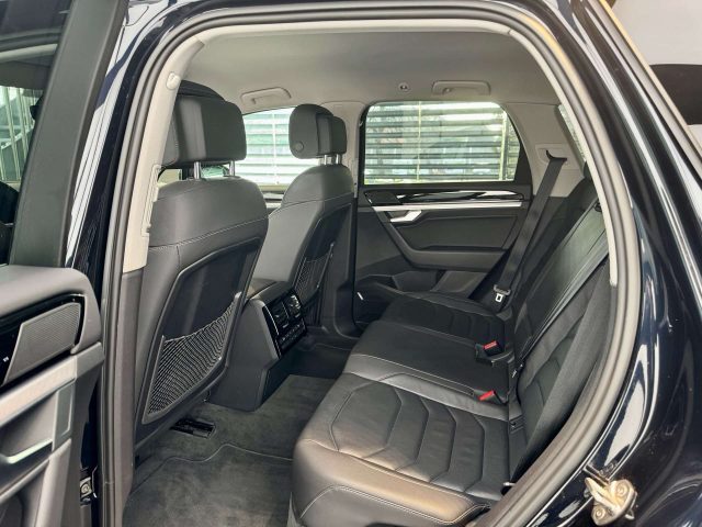 VOLKSWAGEN Touareg usata, con Servosterzo