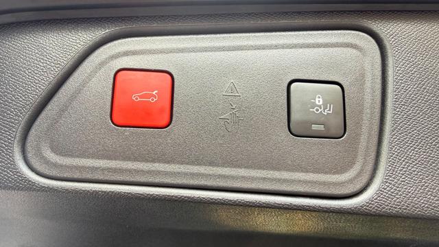 PEUGEOT 3008 usata, con Sedili sportivi