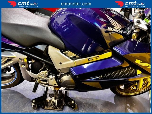 HONDA VFR 800 usata 9
