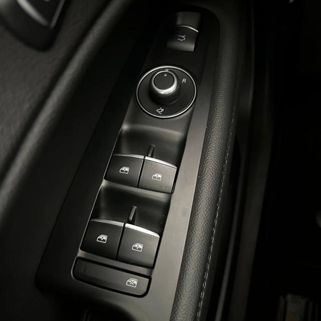 ALFA ROMEO Stelvio usata, con Leve al volante