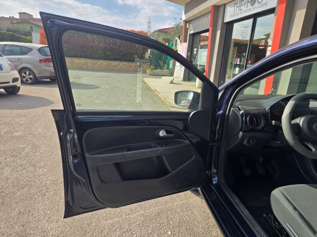 VOLKSWAGEN up! usata 34