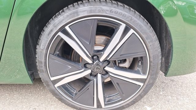 PEUGEOT 308 usata, con Cerchi in lega