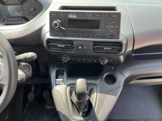 PEUGEOT Partner usata, con Autoradio digitale