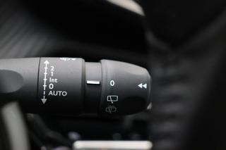 PEUGEOT 2008 usata, con Sistema di navigazione