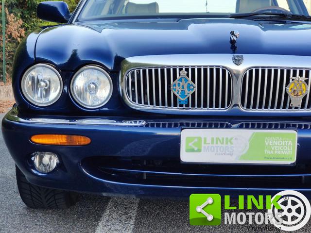 JAGUAR XJ8 usata 14