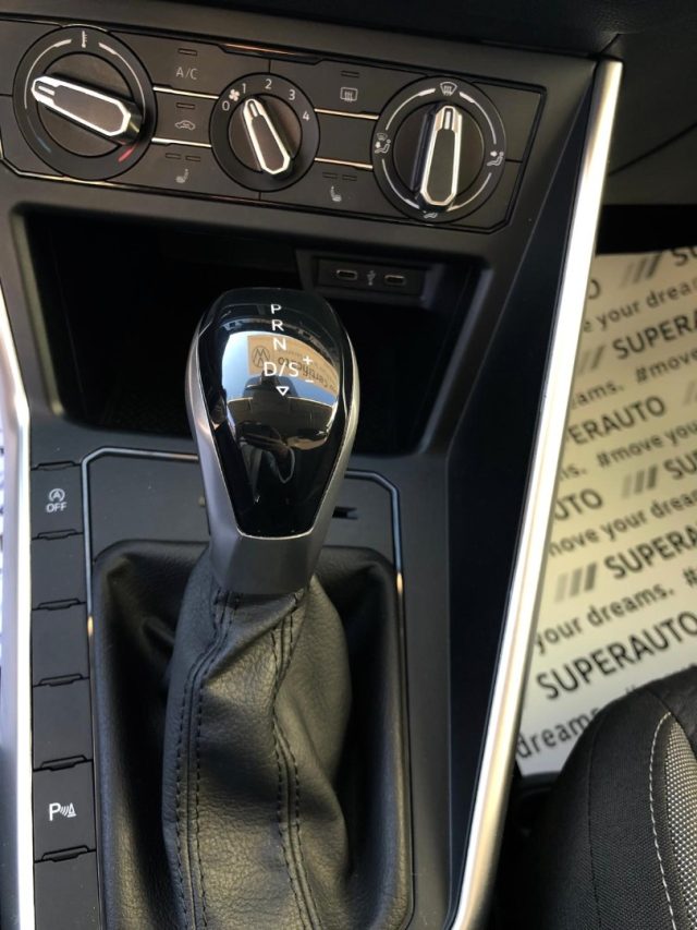 VOLKSWAGEN Taigo usata, con Bracciolo