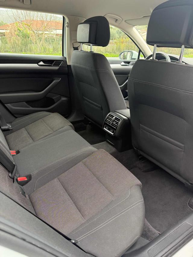 VOLKSWAGEN Passat Variant usata, con Servosterzo