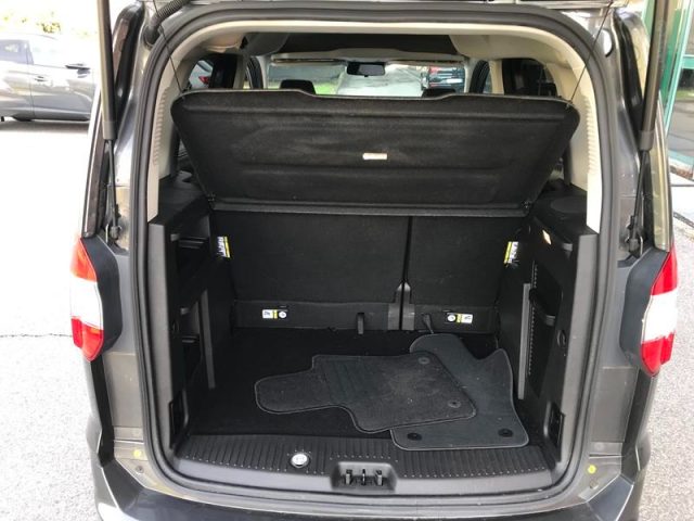 FORD Tourneo Courier usata, con ESP