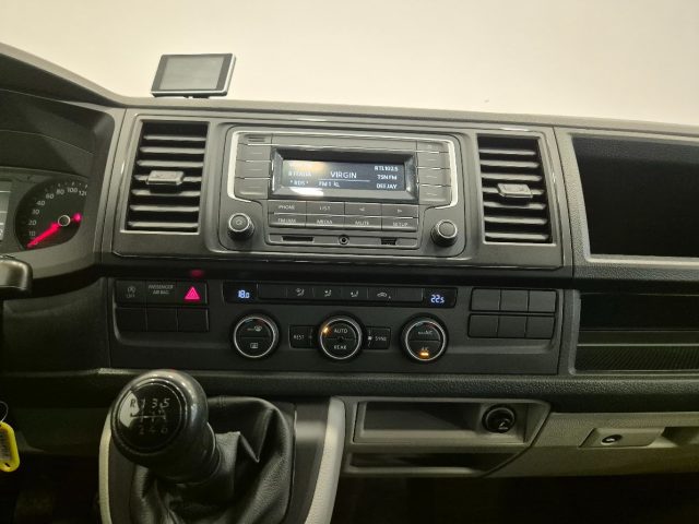 VOLKSWAGEN Caravelle usata, con Sensori di parcheggio posteriori