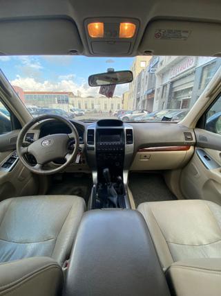 TOYOTA Land Cruiser usata, con Cruise Control