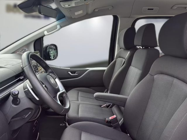 HYUNDAI Staria usata, con Alzacristalli elettrici