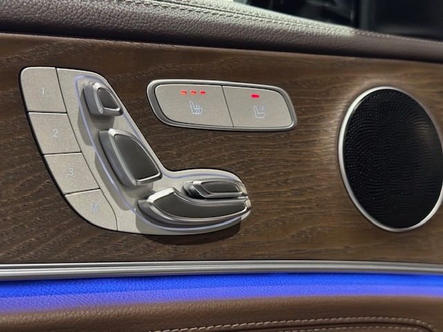 MERCEDES-BENZ E 220 usata, con Regolazione elettrica sedili