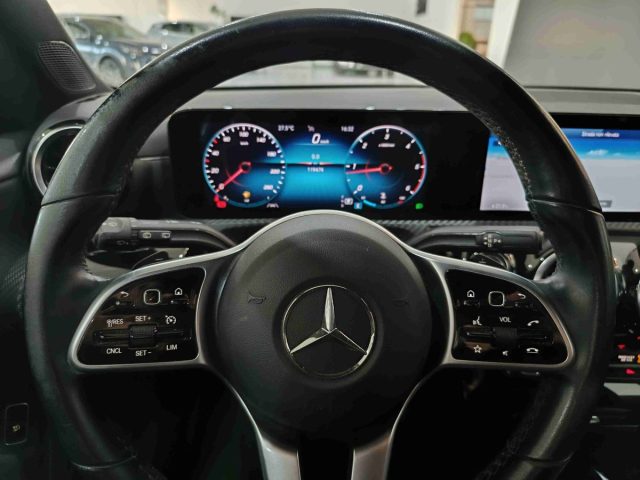 MERCEDES-BENZ CLA 180 usata, con Specchietti laterali elettrici