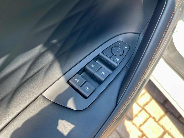 MG HS usata, con Autoradio digitale