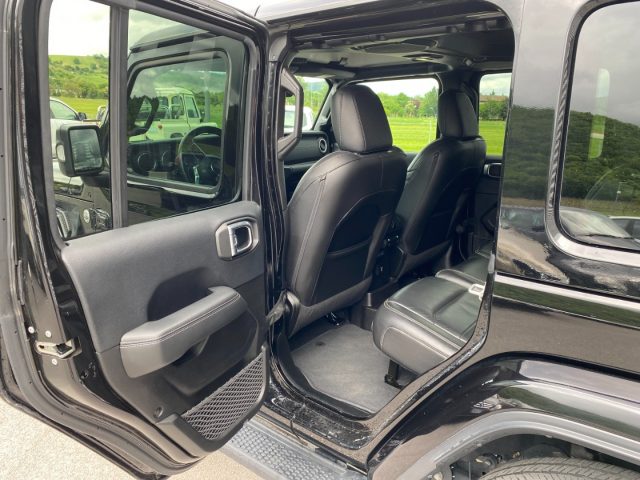 JEEP Wrangler usata, con Leve al volante