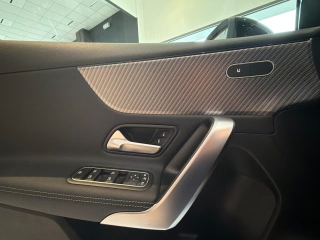 MERCEDES-BENZ A 180 usata, con Sedili riscaldati